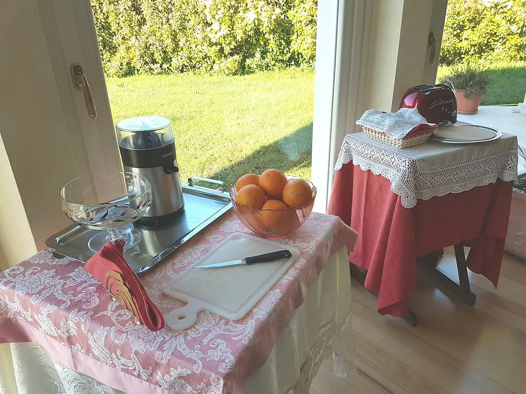 B&B La Casa Di Susy-Vérone Couette-café